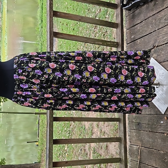 Magic Pink & Purple Rose Print Skirt - Picture 5 of 7